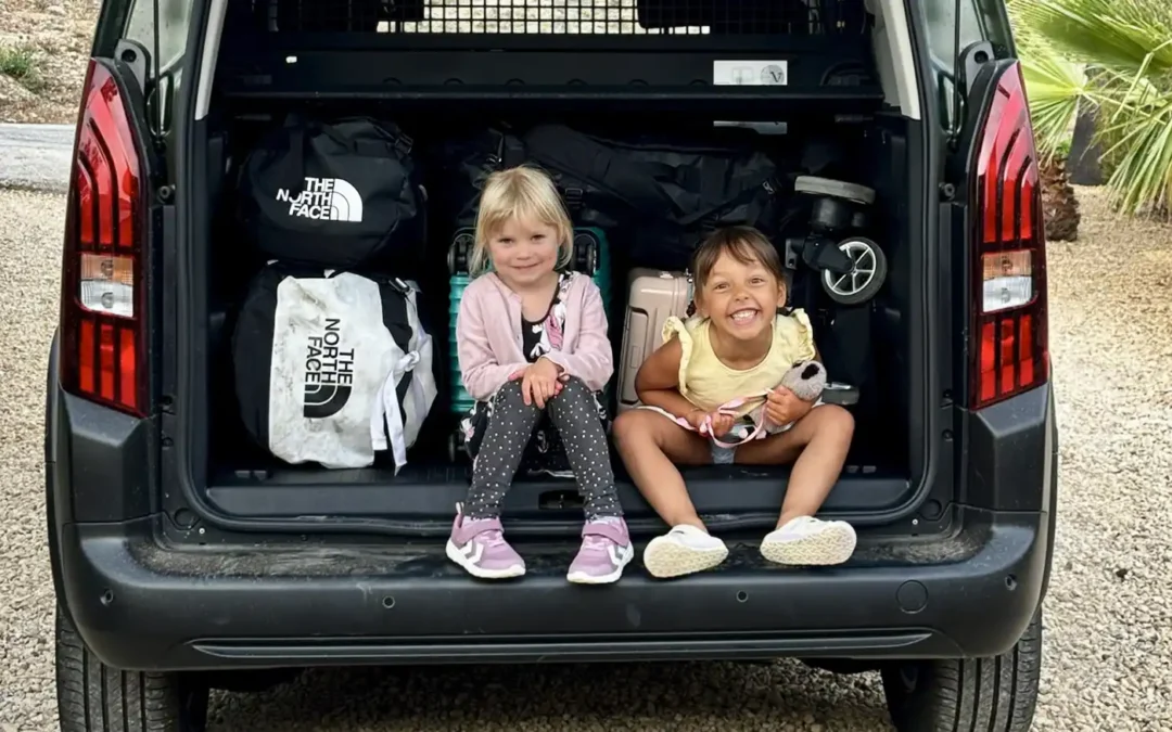 Booking flights, traveling, airports and car hire