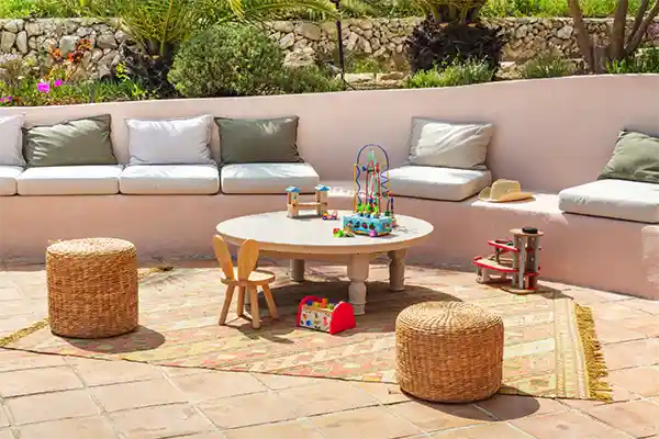 toddler-friendly-hotel-wooden-toys-spain_M